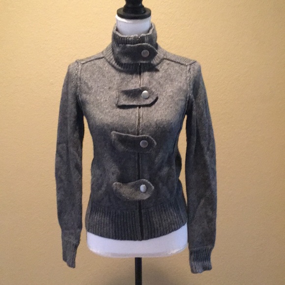 Banana Republic Lamb’s Wool & Cashmere Sweater - Picture 3 of 7